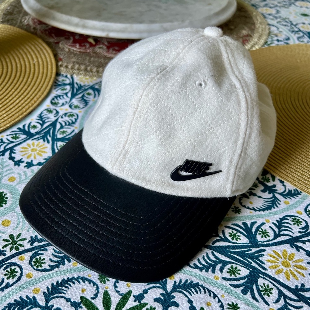 Nike Cream & Black Leather Baseball Cap